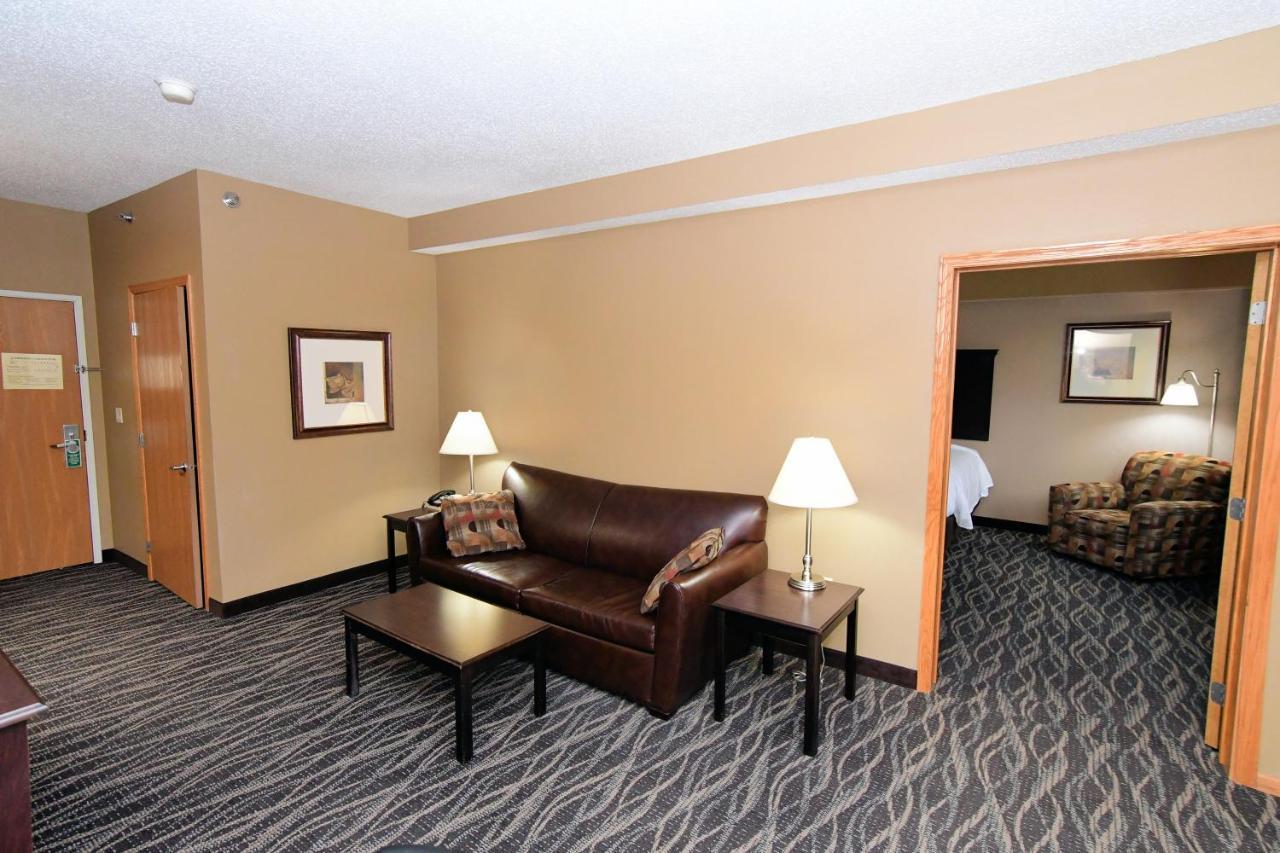 Cobblestone Inn & Suites - Denison | Majestic Hills المظهر الخارجي الصورة