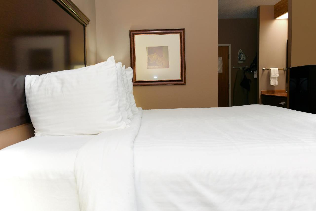 Cobblestone Inn & Suites - Denison | Majestic Hills المظهر الخارجي الصورة