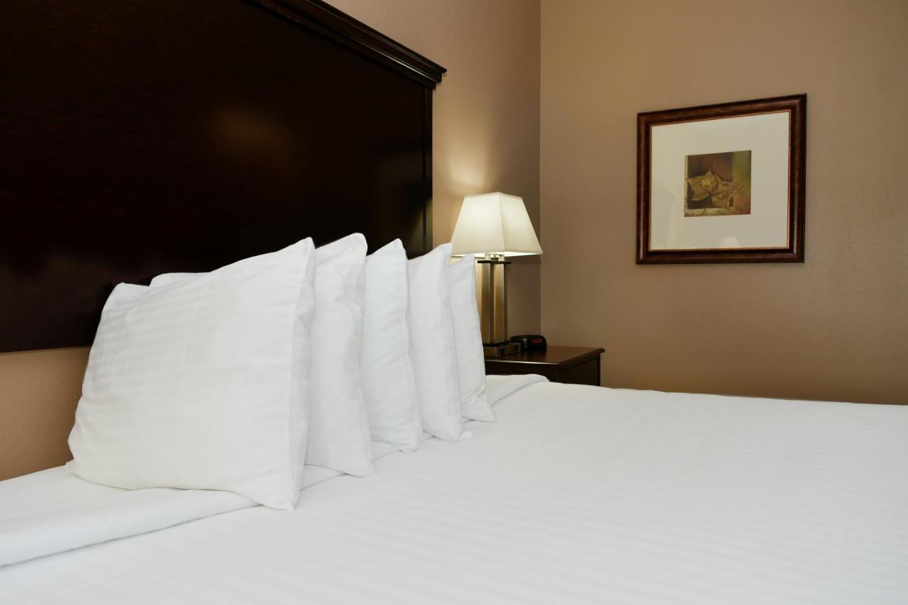 Cobblestone Inn & Suites - Denison | Majestic Hills المظهر الخارجي الصورة