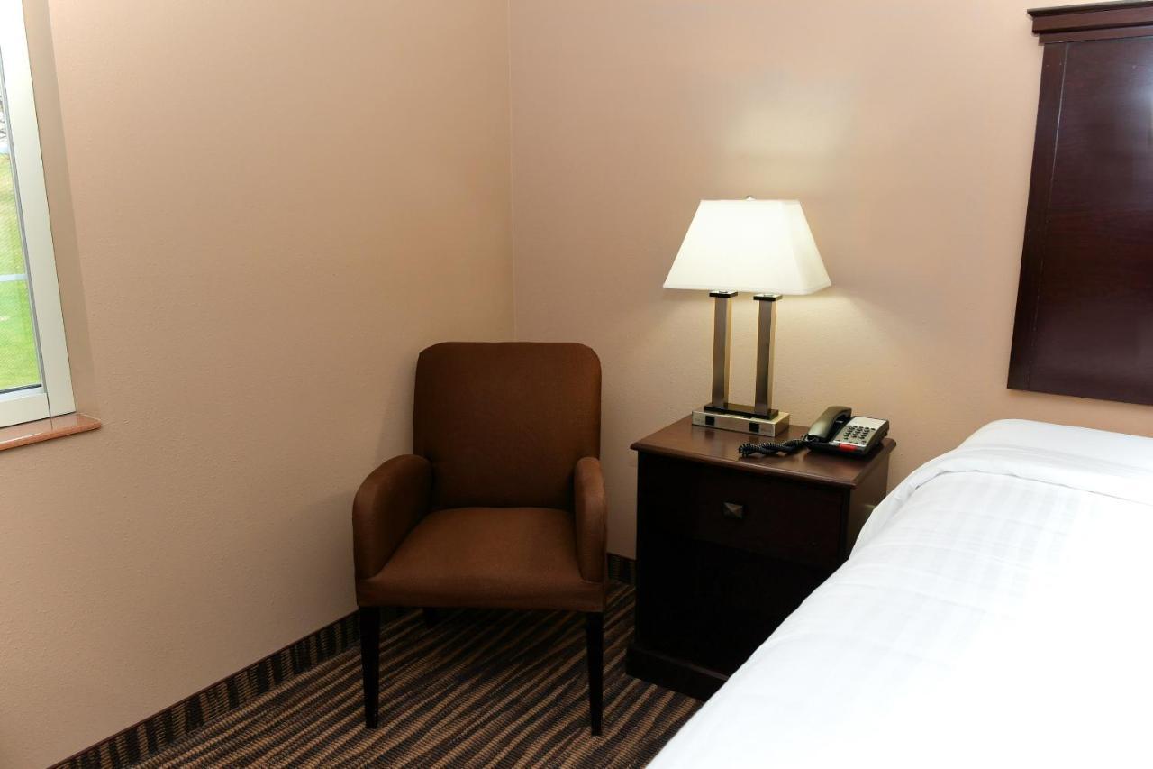 Cobblestone Inn & Suites - Denison | Majestic Hills المظهر الخارجي الصورة